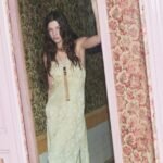 Chloé’s Pre-Fall 2025 Collection is Pretty & Cool