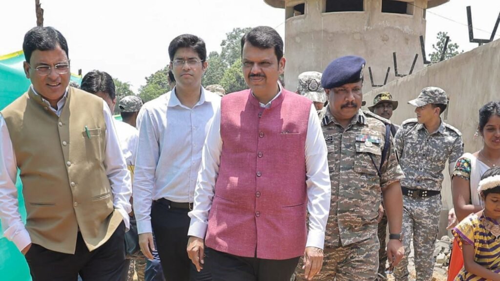 12 Maoists with Rs 1.1 crore bounty surrender before CM in Gadchiroli | Mumbai News