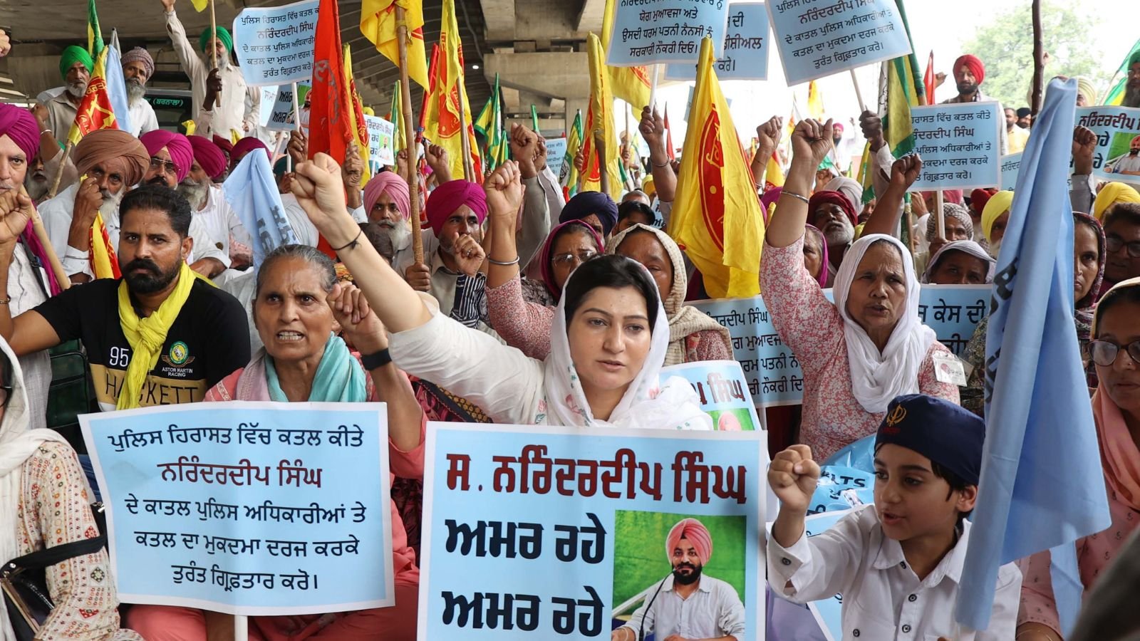 Punjab: Residents of Sohana village protest over severe power, water shortage | Chandigarh News Punjab: Residents of Sohana village protest over severe power, water shortage | Chandigarh News