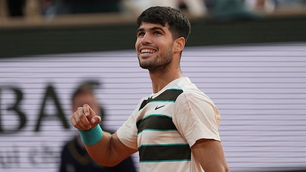 Alcaraz wins 2nd straight French Open men’s title in 5-set thriller over top-ranked Sinner