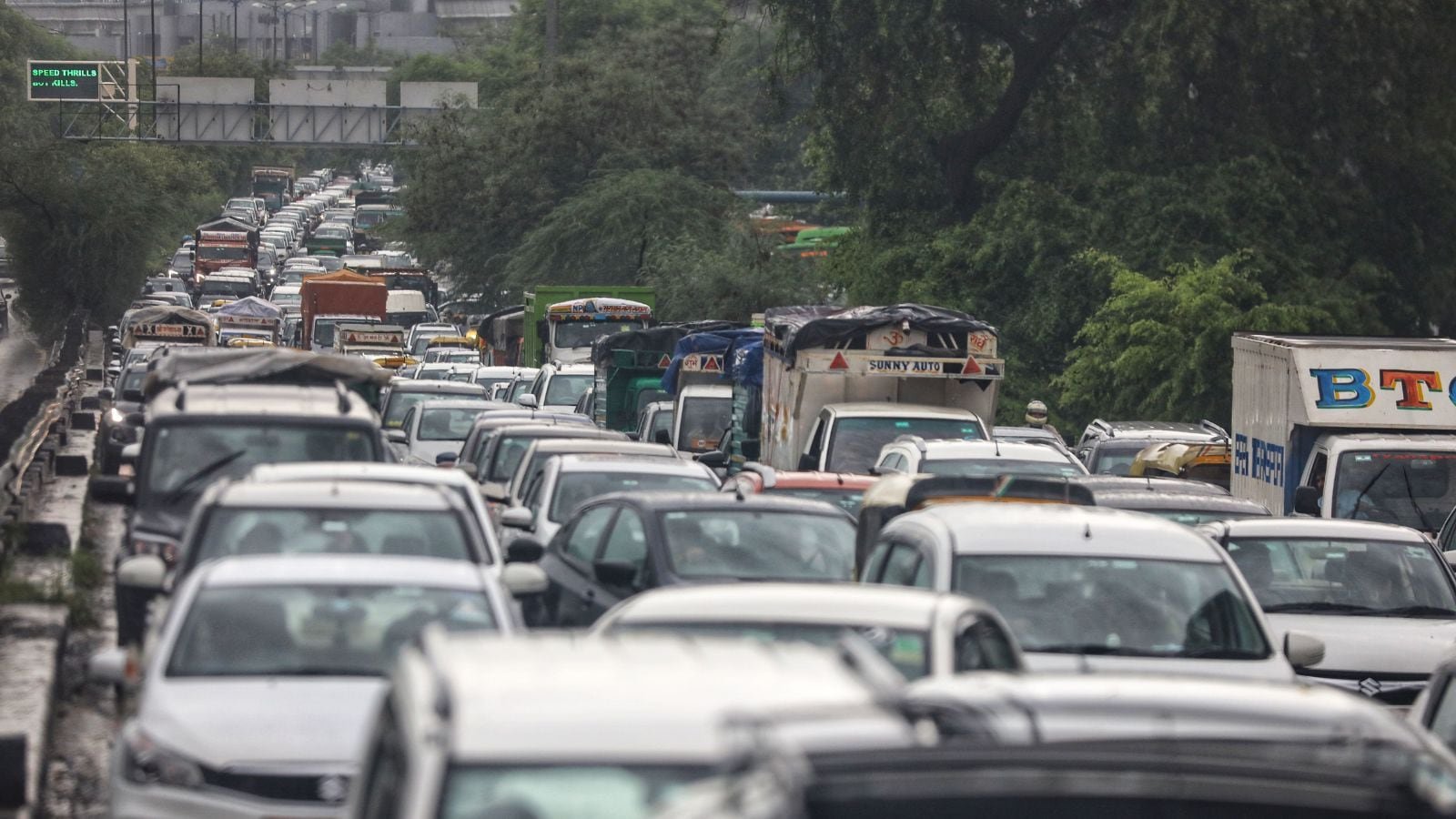 Delhi bans fuel for old vehicles from July 1: How will defaulters be tracked? | Delhi News Delhi bans fuel for old vehicles from July 1: How will defaulters be tracked? | Delhi News
