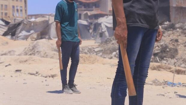 Family clans try to secure aid convoys in Gaza from criminal lootings