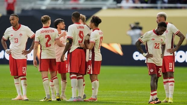 10-man Canada eliminated in Gold Cup quarterfinal after penalty shootout loss to Guatemala