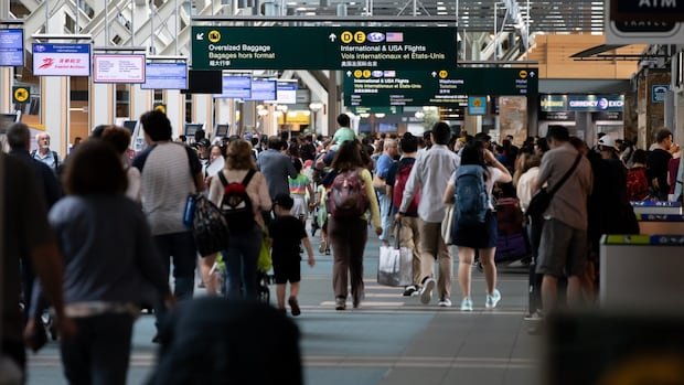 Over 200 flights delayed at Vancouver airport this weekend