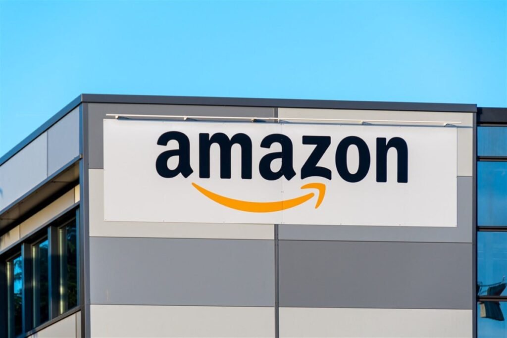 Amazon Stock Eyes Breakout as 0 Target Comes Into View