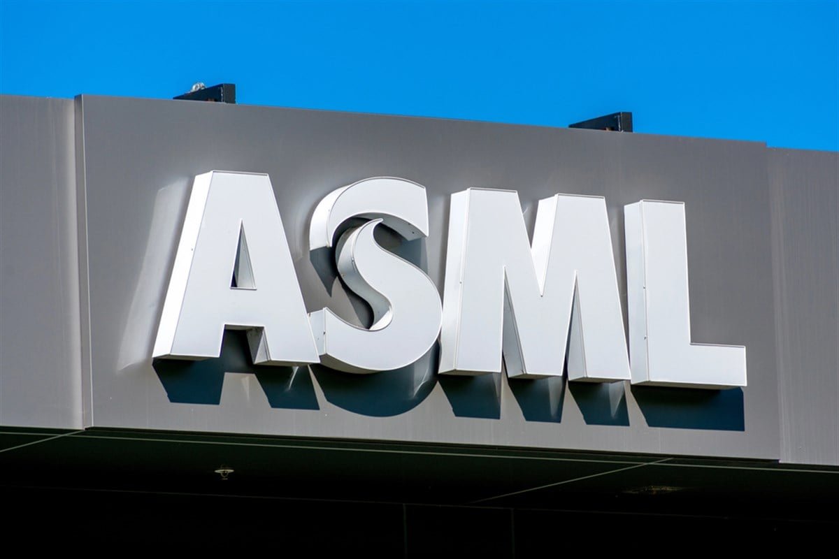 ASML Stock Buybacks Hint at Breakout in the Making ASML Stock Buybacks Hint at Breakout in the Making