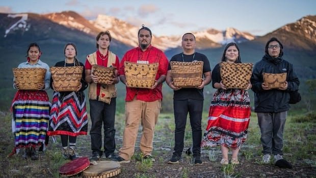 Indigenous people’s health tightly tied to speaking their own languages, review finds
