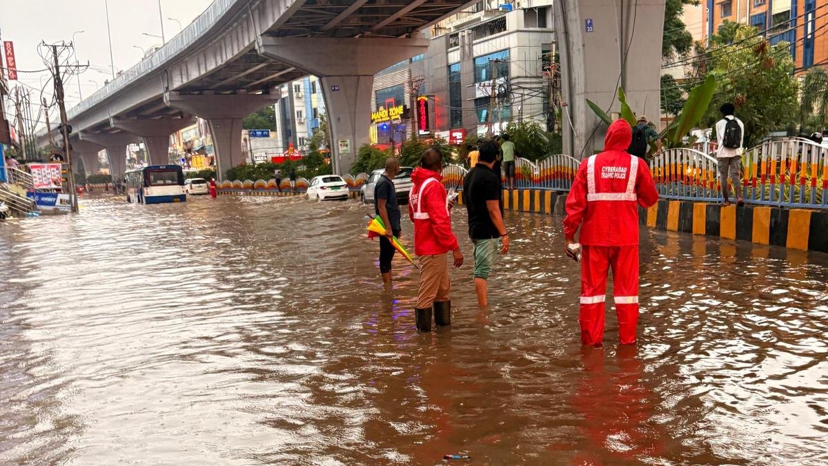 Hyderabad Rain | Cyberabad companies recommended to allow employees work from home on Tuesday