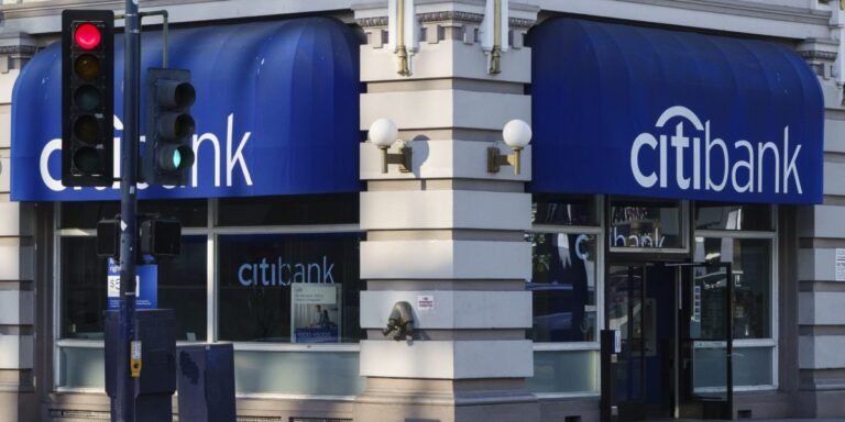 Citi charges 5 for ‘Strata Elite’ credit card to rival Amex, Chase