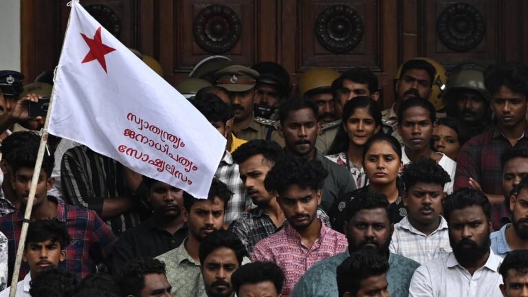Administrative tussle continues at Kerala University; SFI holds demonstration at university headquarters