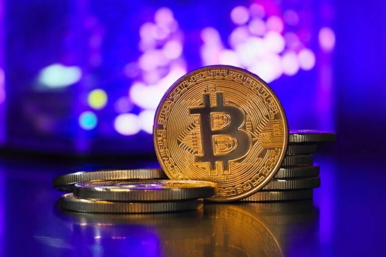 US Senator Champions BTC Amid Inflation Fears