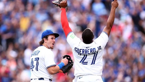 Blue Jays earn franchise record-tying 10th straight home win, complete sweep of Giants