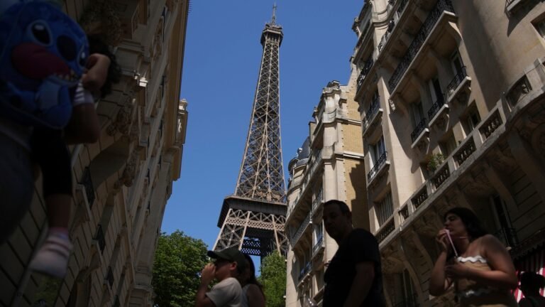 Eiffel Tower shut for tourists as Paris swelters under heat wave | World News
