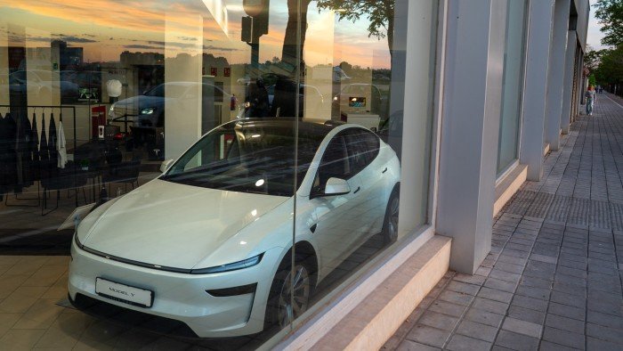 Tesla deliveries fall for second straight quarter