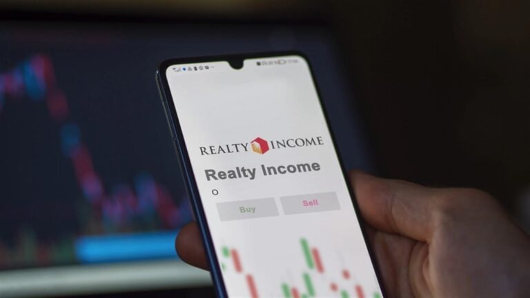 Why Realty Income’s 5.59% Yield Makes It a Must-Buy REIT