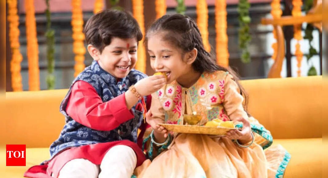 Happy Raksha Bandhan 2025: 20+ Wishes, Messages, Quotes, Images, Facebook & WhatsApp status
