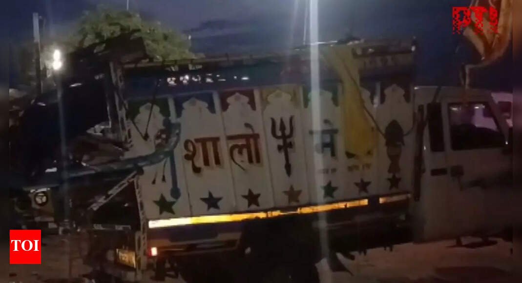 Rajasthan accident: 10 dead, several injured in pick-up vehicle–trailer truck crash | Jaipur News