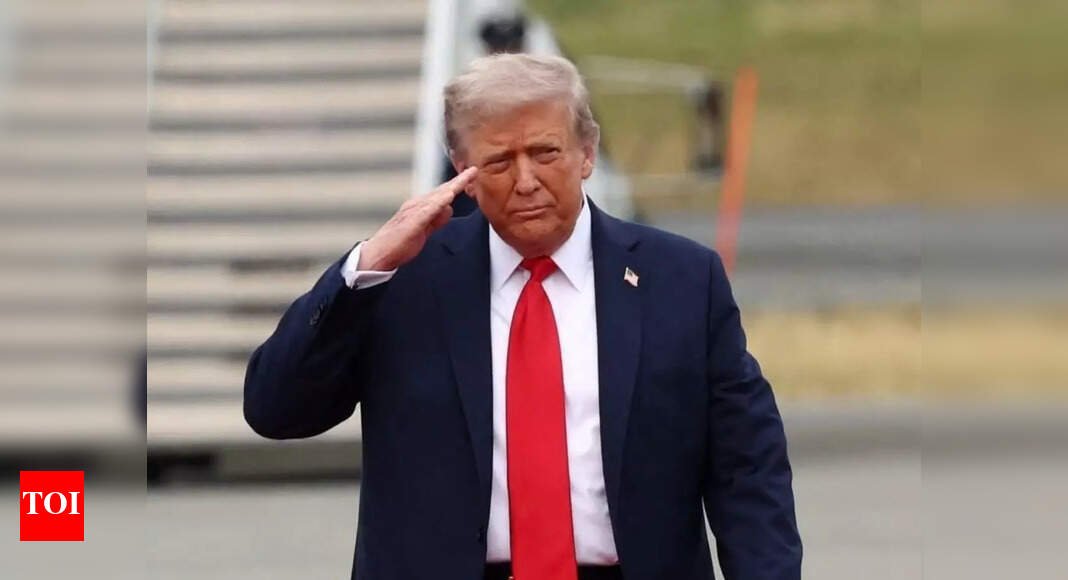 ‘Is Trump dead?’: Rumors quashed as US president spotted golfing in Virginia with grandkids – See pics