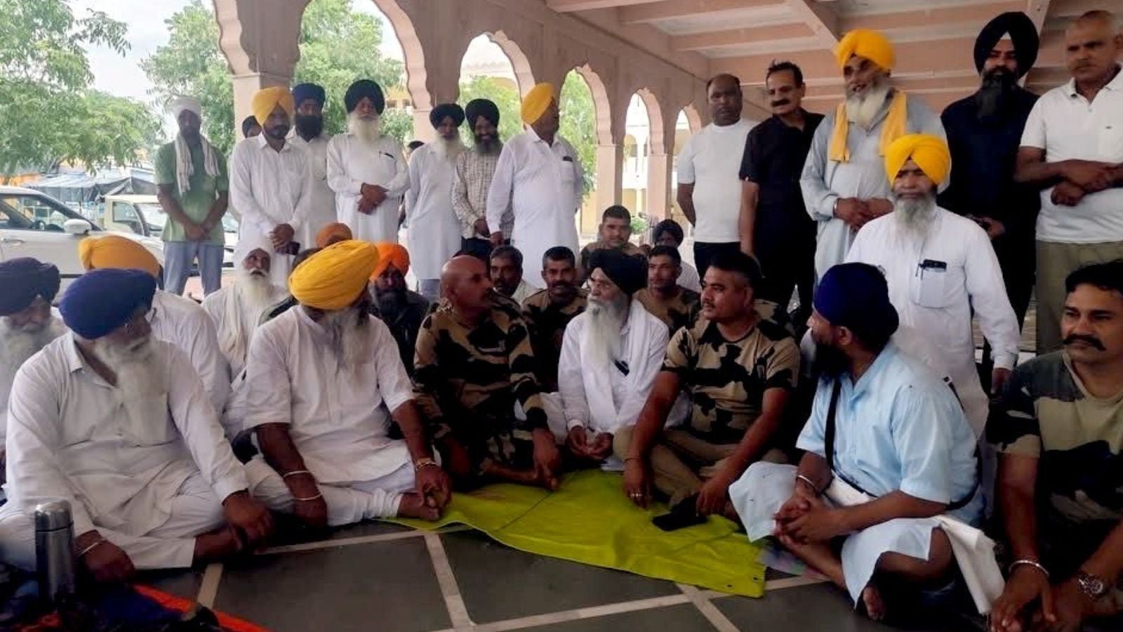Punjab: Their quarters flooded, BSF personnel take shelter in gurdwara | Chandigarh News