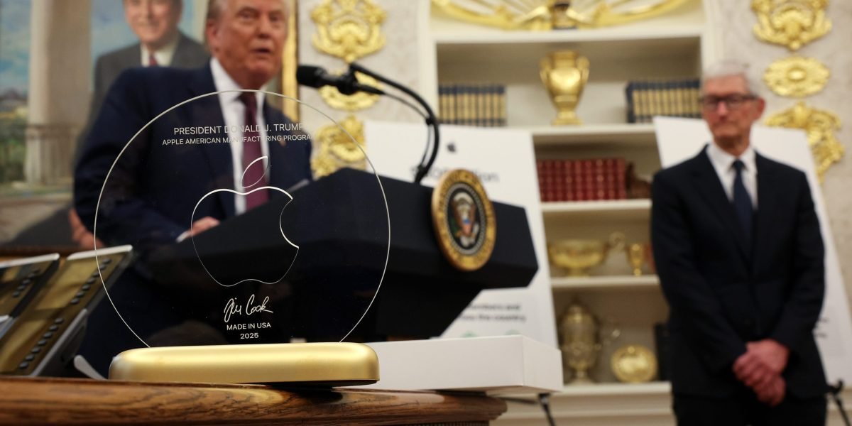Apple CEO Tim Cook’s 0 billion commitment to U.S. manufacturing came with a gift for Trump: a glass ‘Made in USA’ plaque mounted on 24-karat gold