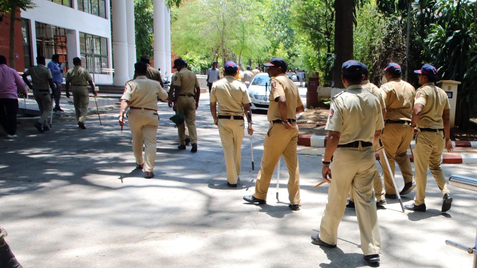 Man kills 4 children by throwing them in a well in Ahilyanagar, dies by suicide | Pune News