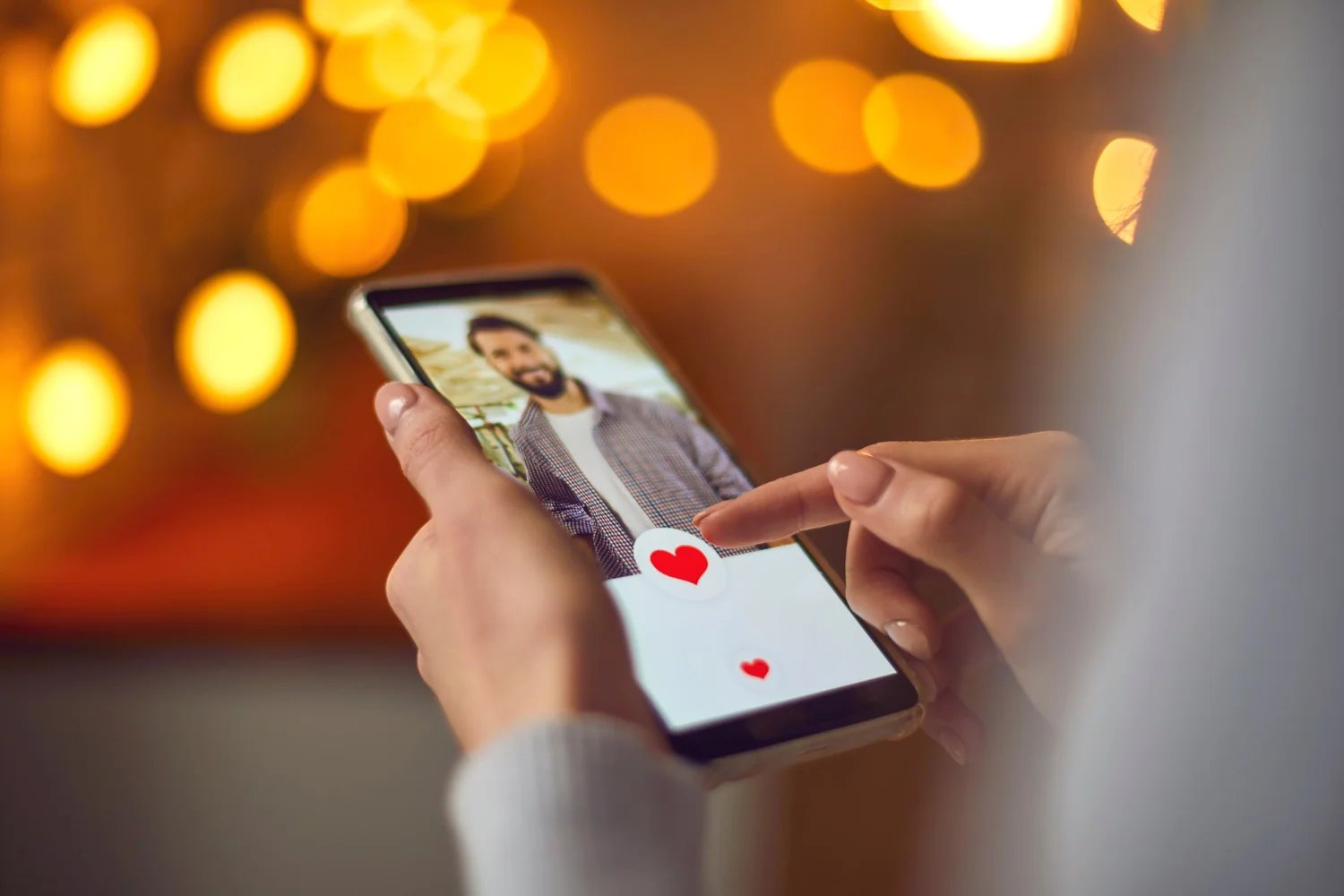 7 Online Dating Profile Tips for Men