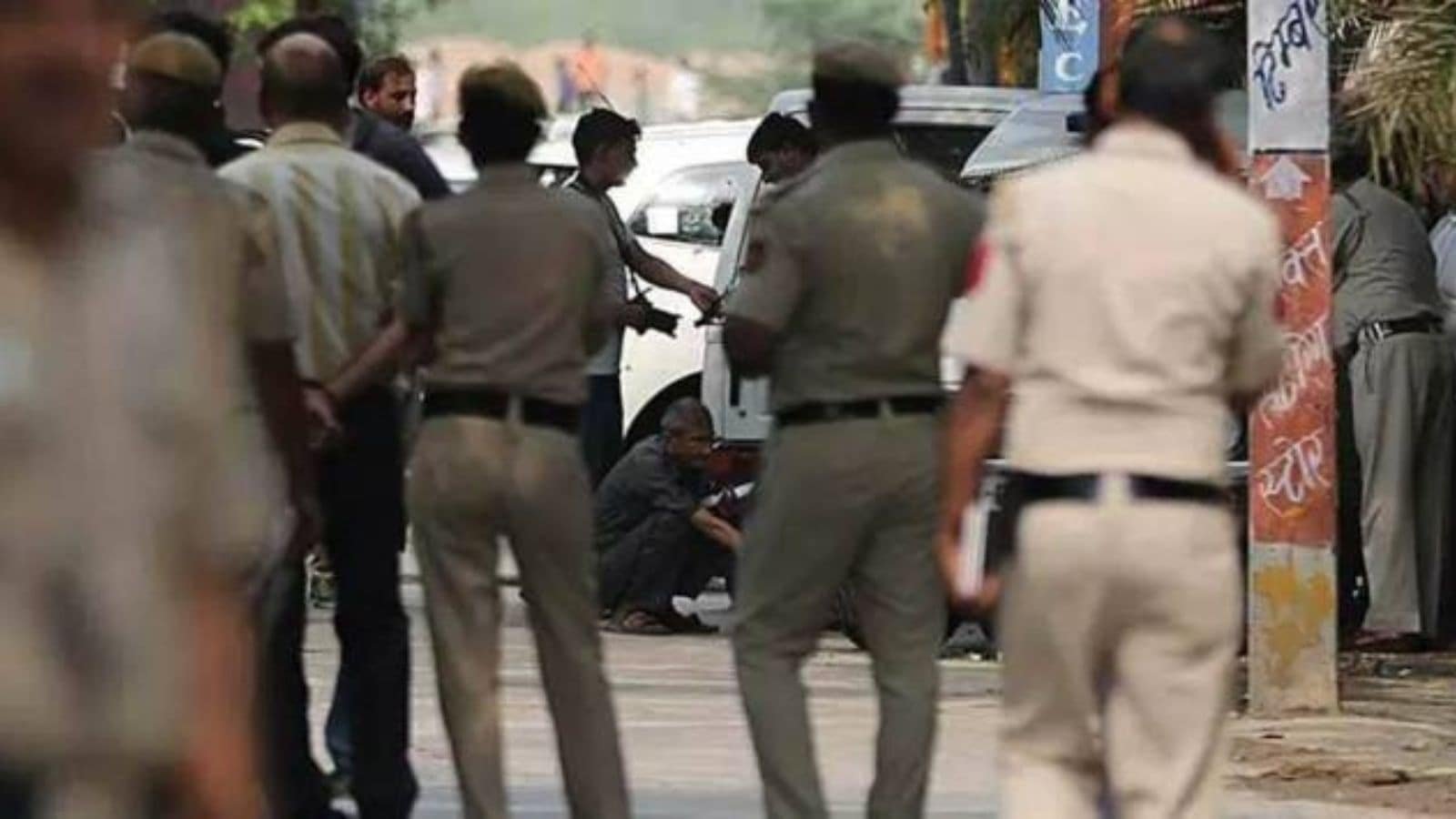 Gone in 8 minutes: Heist in Madhya Pradesh bank, 3 armed men flee with 15 kg gold | India News