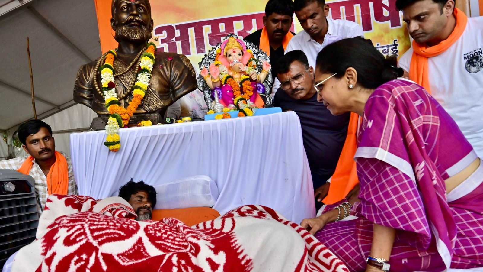 On third day of Maratha quota protest, no headway in meetings, Jarange threatens to give up water | Mumbai News
