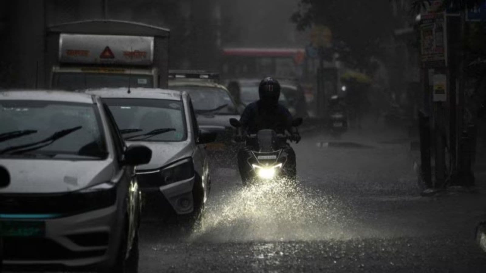 Yellow alert issued for north, south districts of Bengal: IMD | Kolkata News