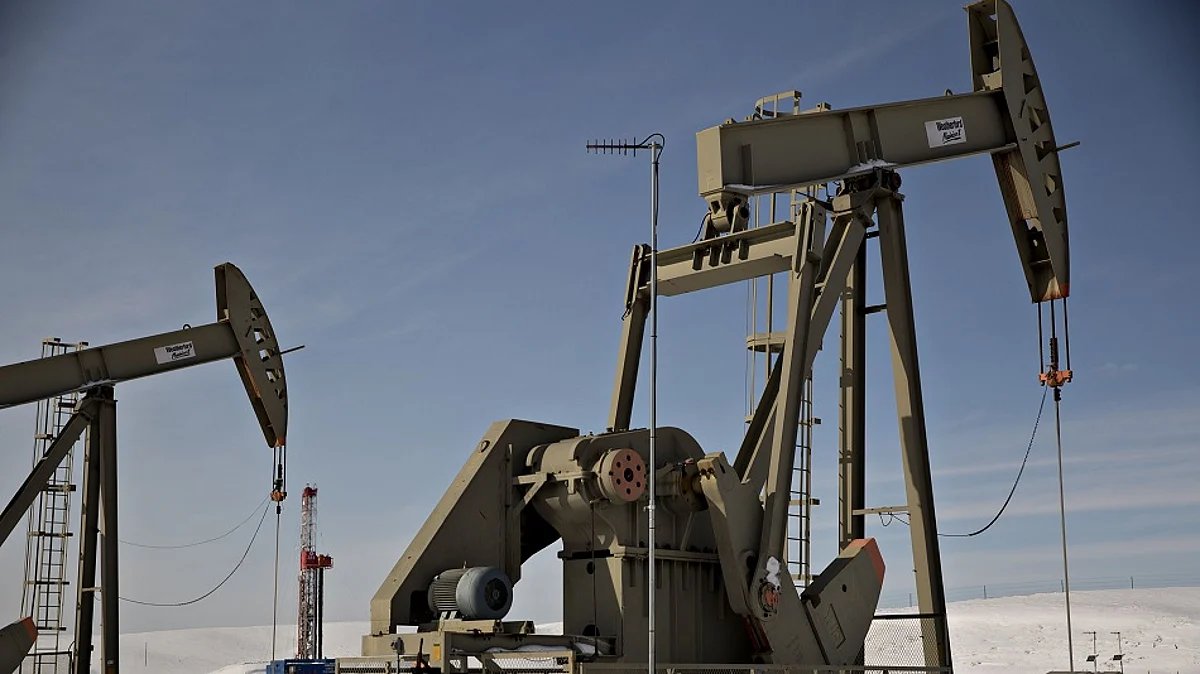 Oil Steadies After Drop As Traders Weigh Trump’s Tariff Threat