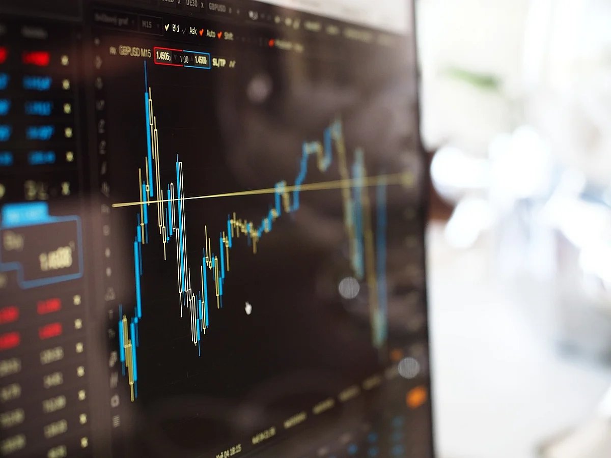 Macquarie Warns On High Valuations And Low Return Ratio