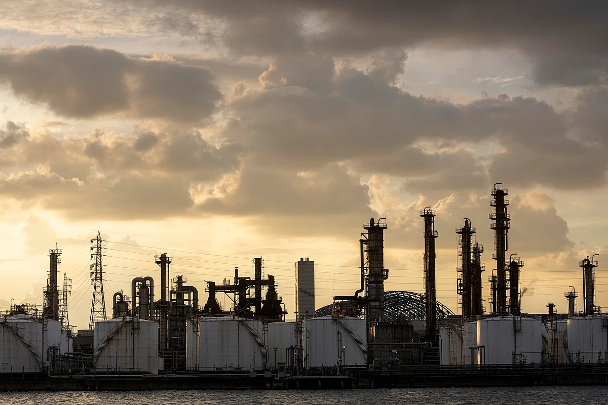 US Penalty Risk On Russian Oil May Add -11 Billion To India's Import Bill