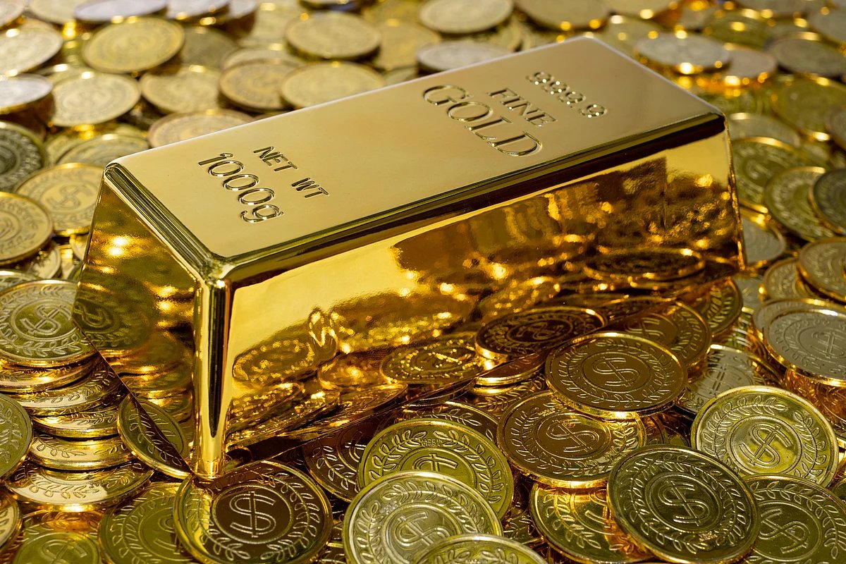 Gold Price Dips Below Rs 1,00,000 After Trump-Zelensky Meet — Check Rates
