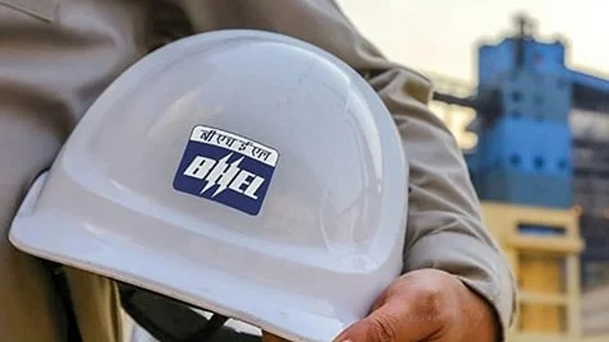 Loss Widens, Revenue Stays Flat