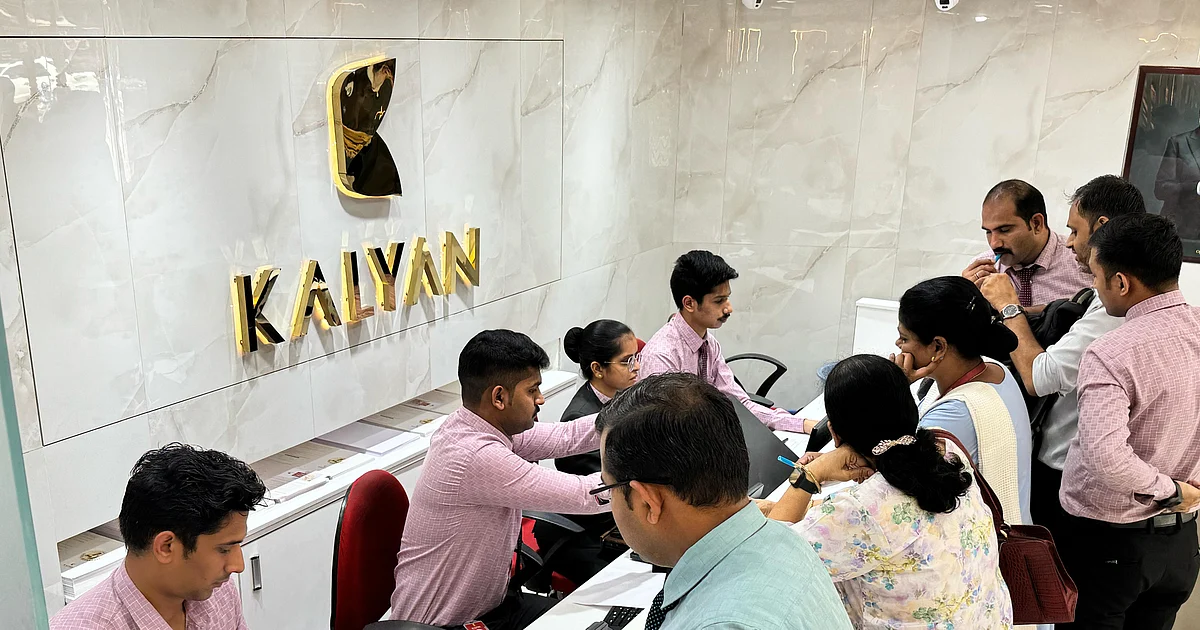 ‘Buy’ Kalyan Jewellers Shares Maintains Motilal Oswal Post Inline Q1 Revenue — Check Target Price