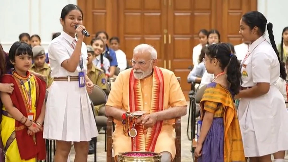 PM Modi Celebrates Raksha Bandhan With Students, Others PM Modi Celebrates Raksha Bandhan With Students, Others