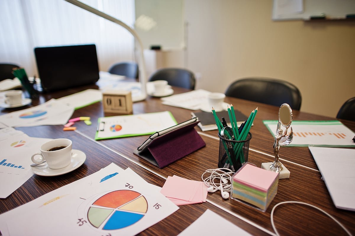 Seasoned IT Executive Bats For Mandatory Work-From-Office On Monday. Internet Disagrees