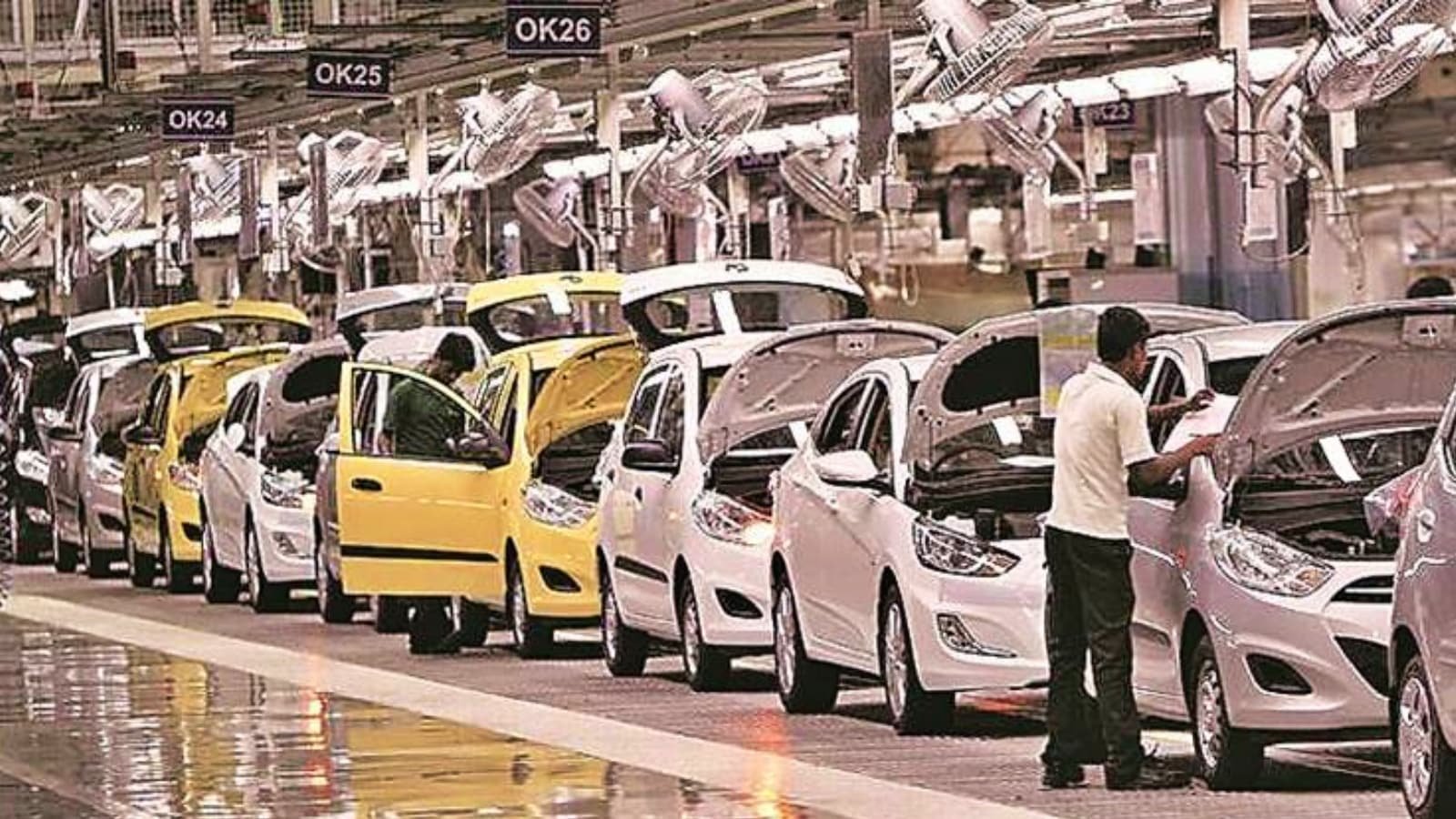 Proposed GST reforms: Lower 18% for small cars, tax on luxury cars may remain high | Business News