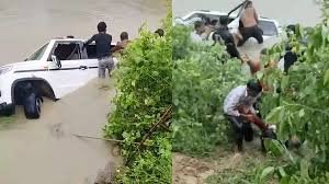 Nine of family among 11 killed as SUV falls into canal in UP’s Gonda – News Today