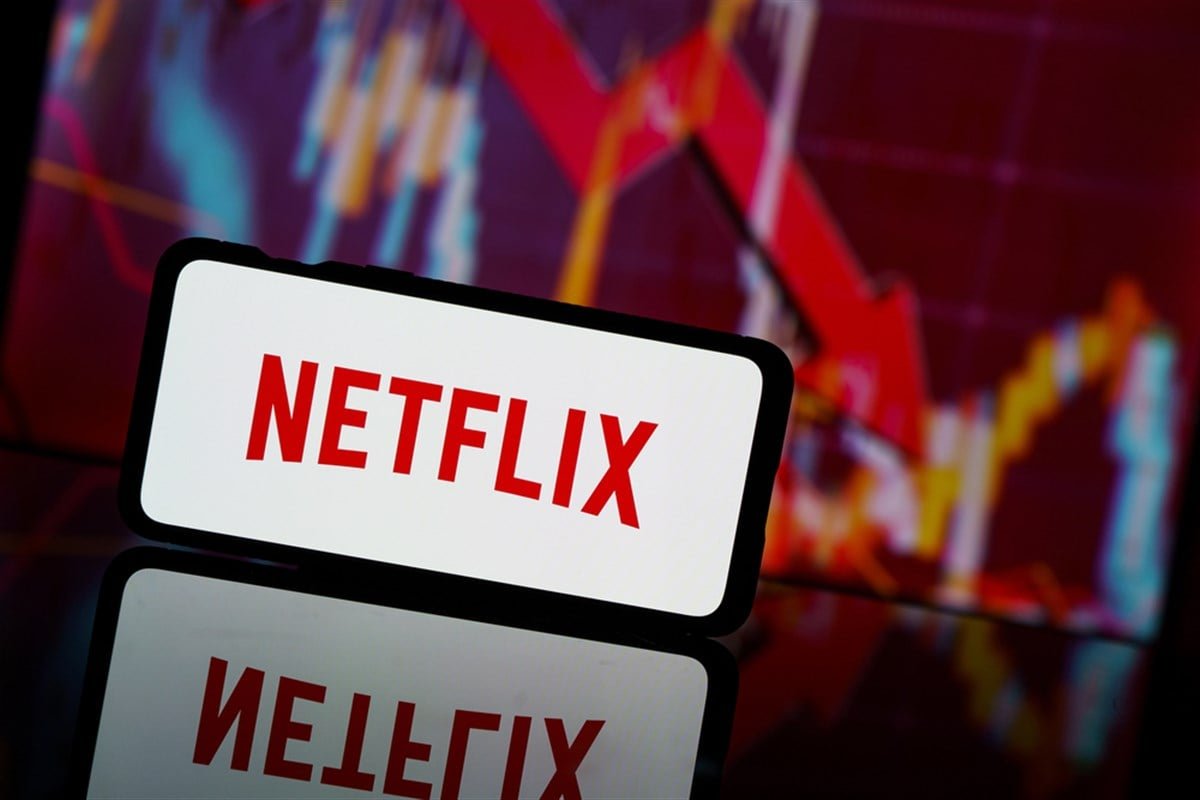 NFLX Stock Drops 15%—Buy the Dip or Brace for More?