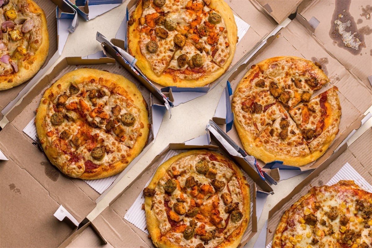 Dutch Bros, YUM, and Domino’s Stocks Shine Amid QSR Decline