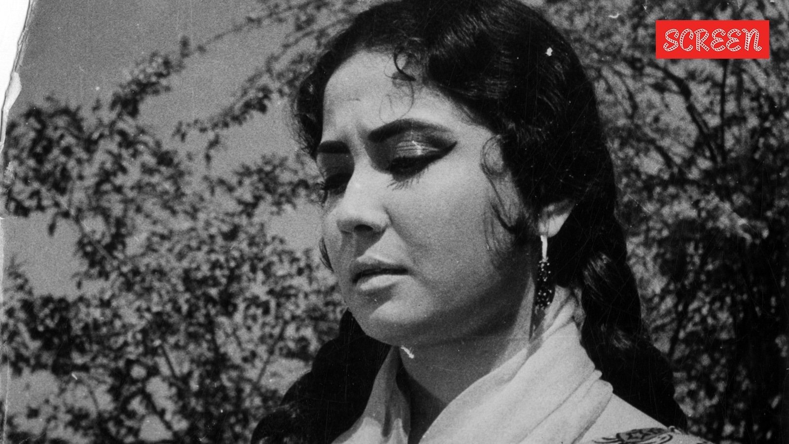 Meena Kumari was thrown out of the house she bought by her father, paid him Rs 2 lakh to get married; was treated as a ‘meal ticket’ by her family | Bollywood News