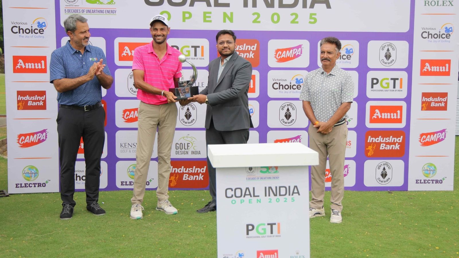 Panchkula’s Angad Cheema continues top form, wins PGTI’s main tour title in Ahmedabad | Chandigarh News
