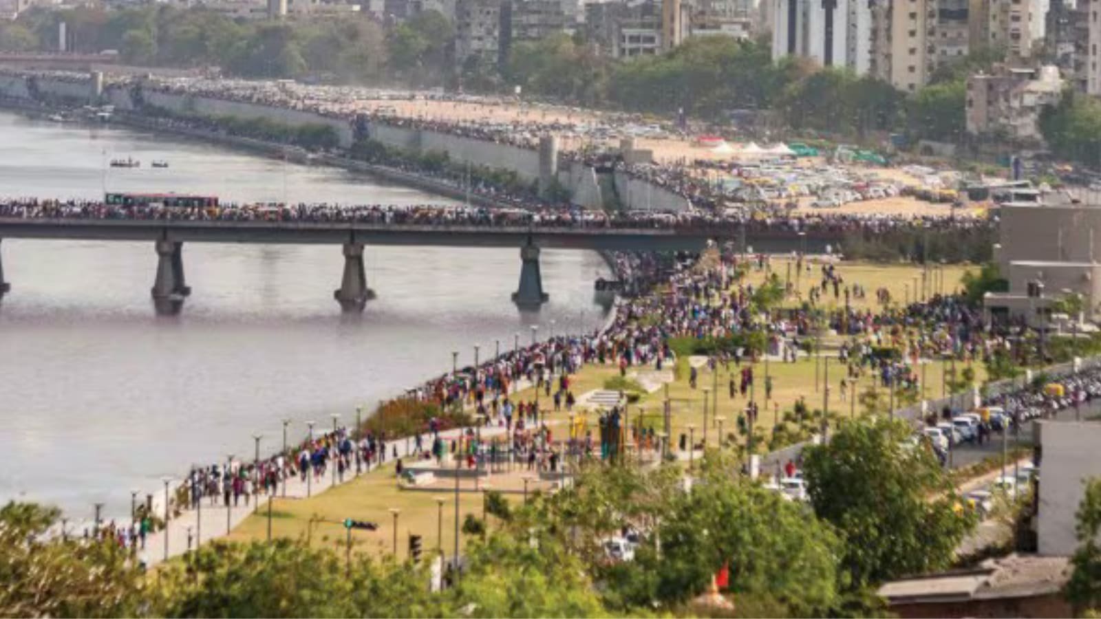 Areas near Subhash Bridge in Ahmedabad on alert due to release of water into Sabarmati Riverfront | Ahmedabad News