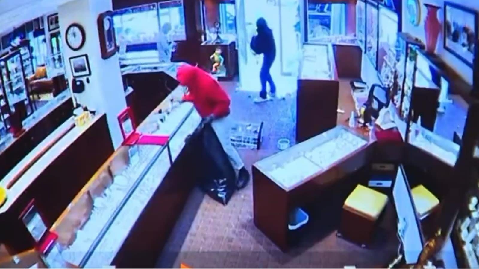 Thieves steal  million jewelry in under 2 minutes in Seattle heist | World News