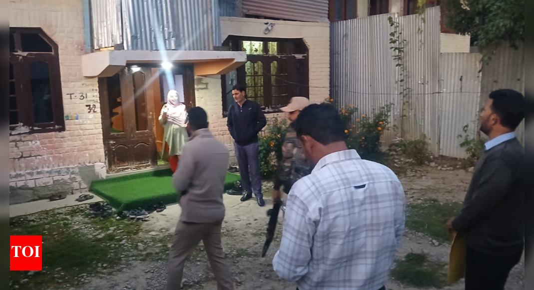 Terror crime case: J&K police’s Counter Intelligence Wing conducts raids across Valley; Srinagar, Pulwama and Anantnag included | India News