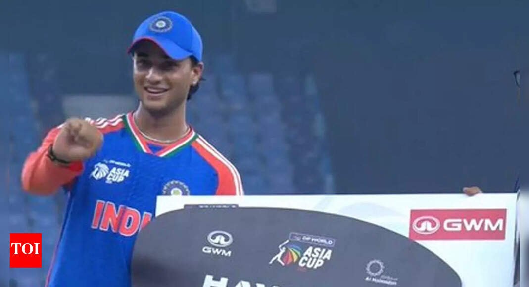 ‘Oye Raju da munda’: Shubman Gill turns cheerleader for childhood friend Abhishek Sharma – Watch | Cricket News