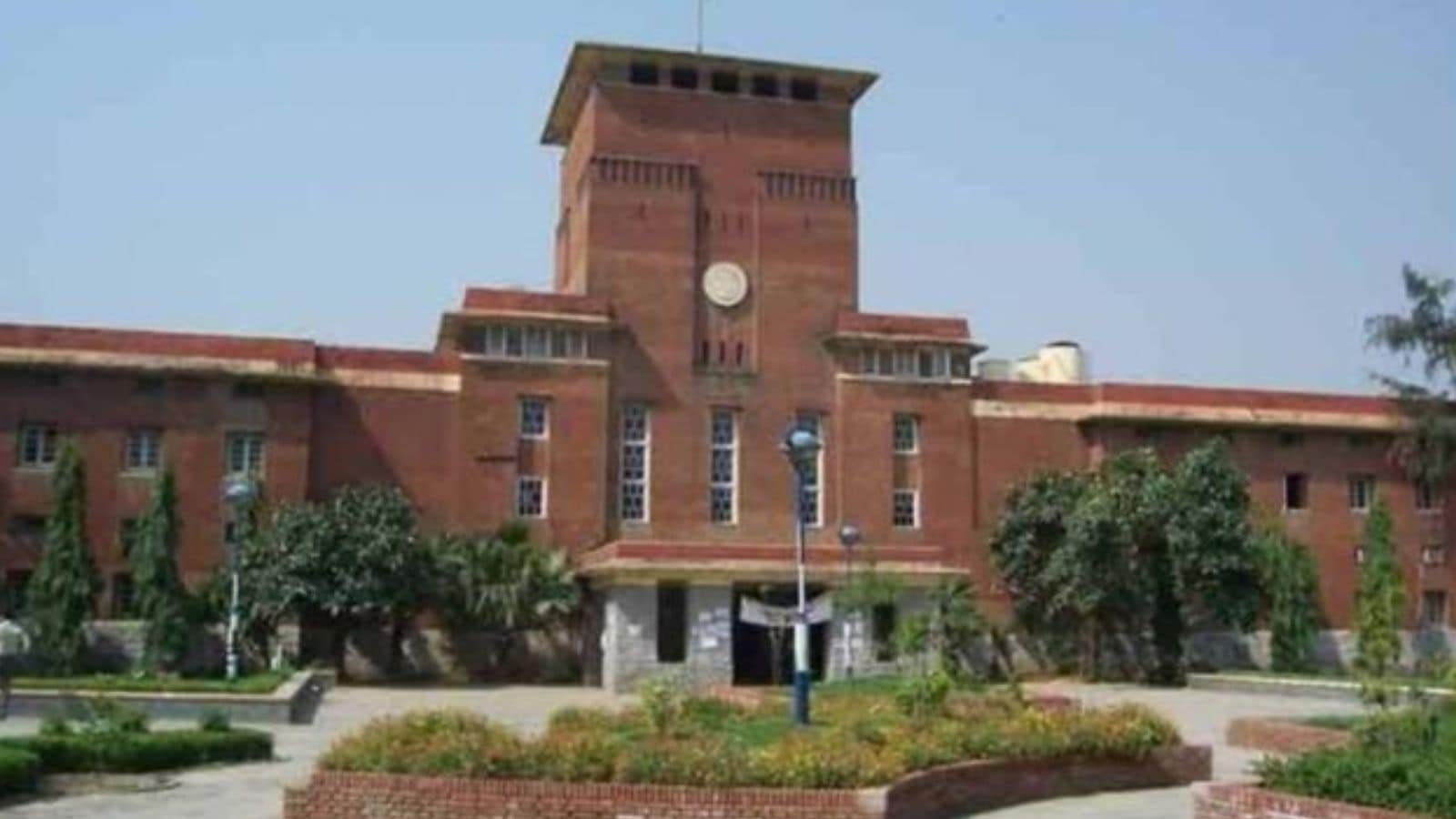 DUSU polls: Last day of campaigning ends in ABVP-NSUI clash at Kirori Mal College | Delhi News
