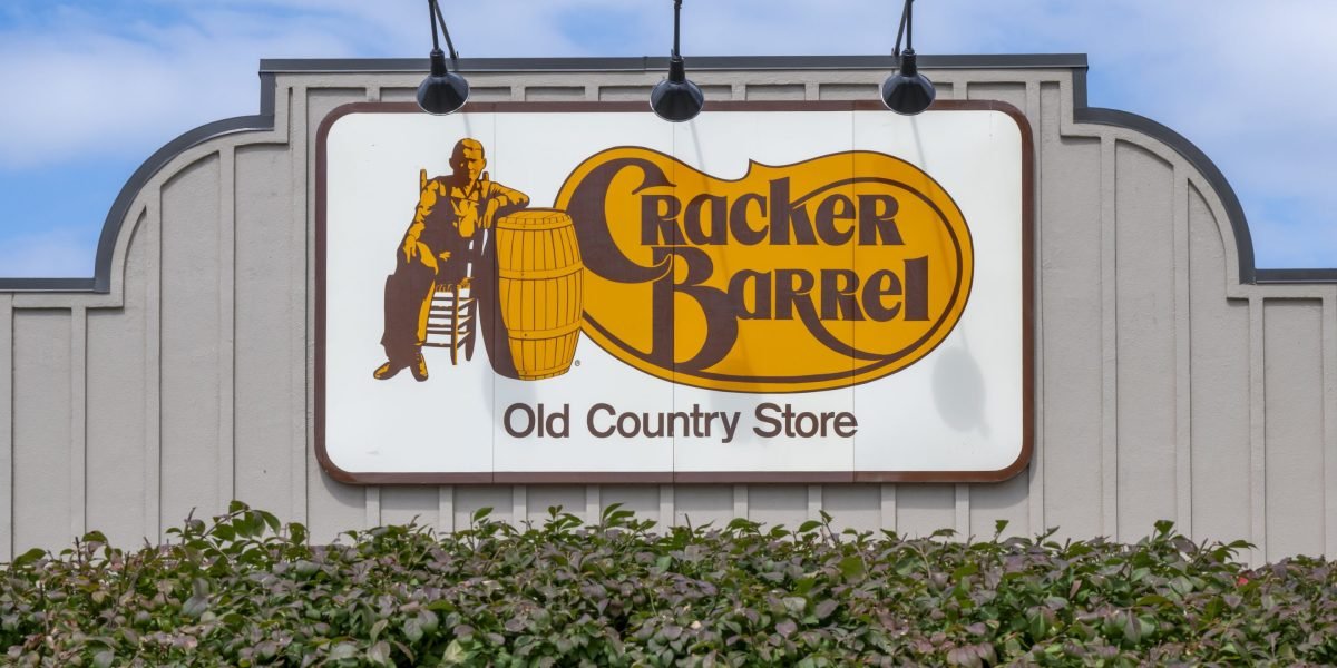 Cracker Barrel foe urges shareholders to vote against ‘worse than mediocre’ CEO after disma