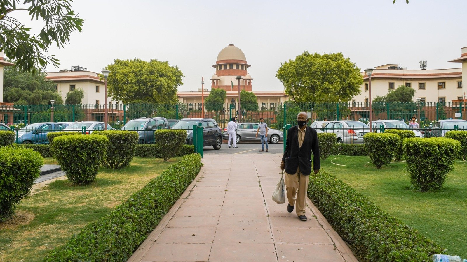 Pay Rs 43 lakh with 18% interest for possession delay, SC tells builder | Legal News